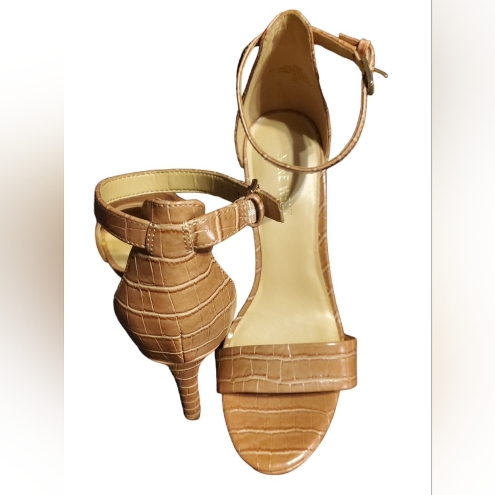 Nine West Gator like Skin Heels Size 9½